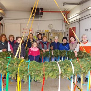 Kranzen für den Maibaum 30.04.2022